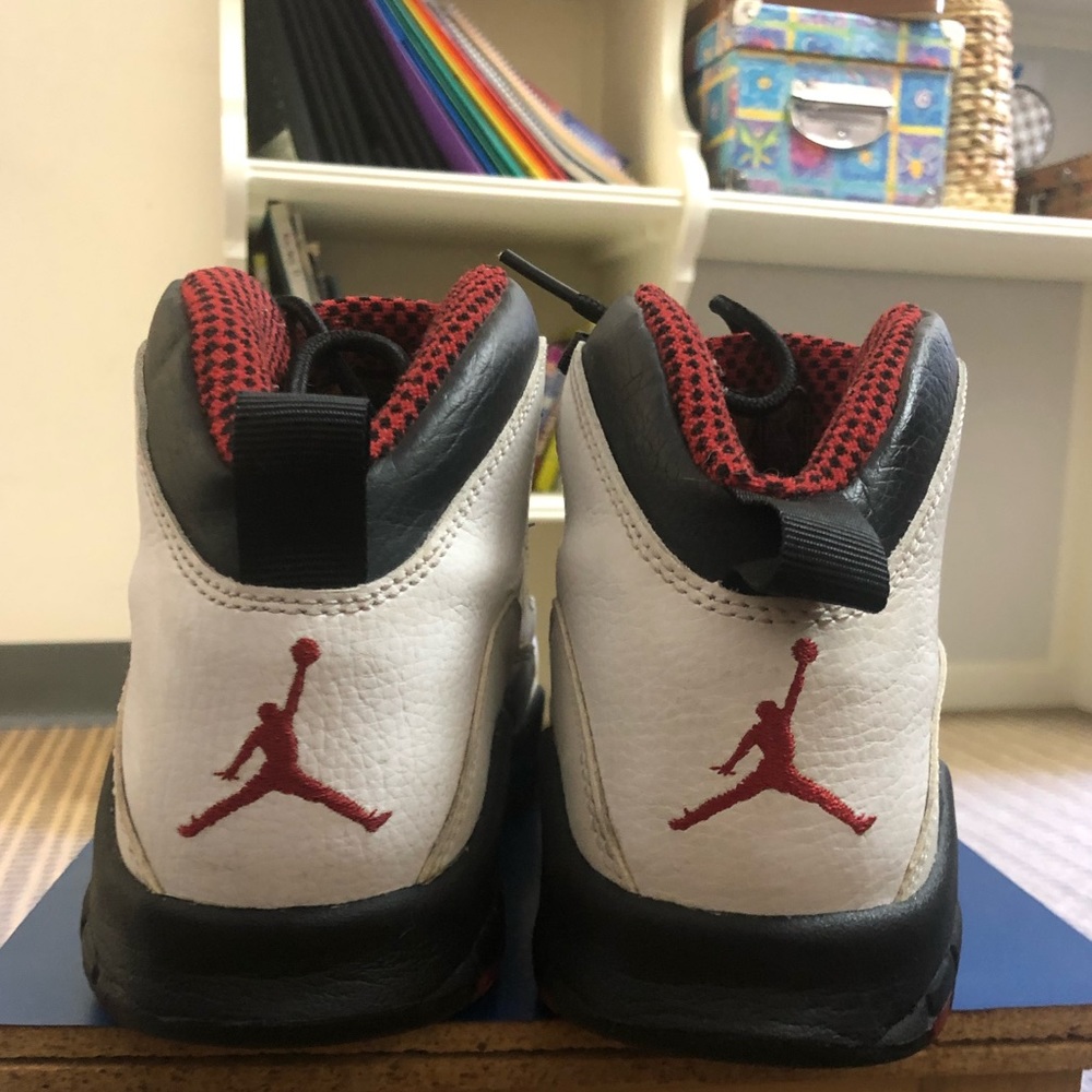 White AIR JORDAN